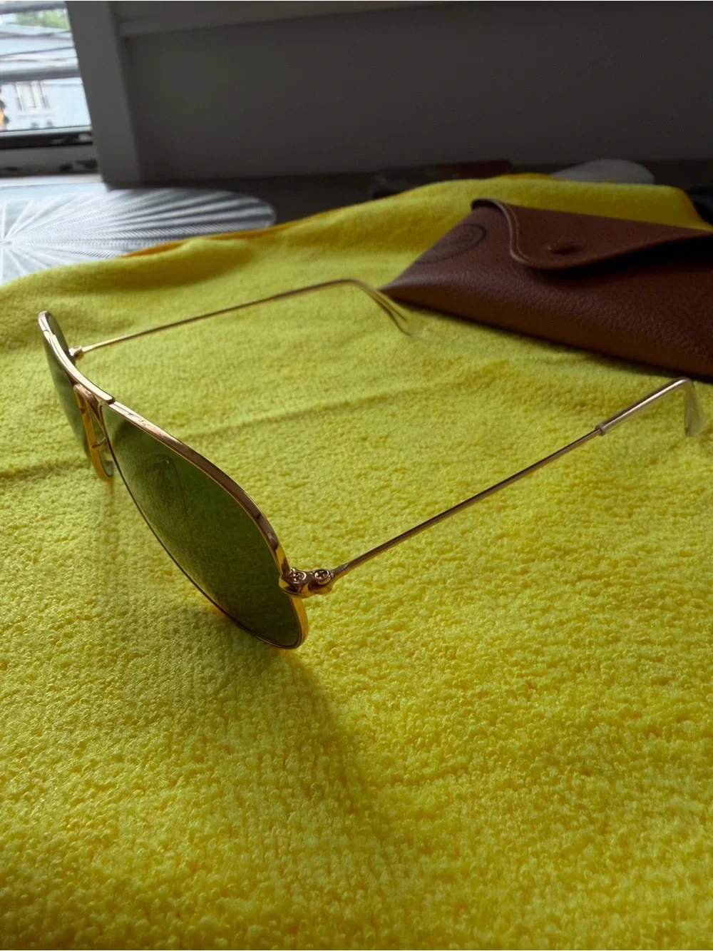 Ray-Ban Gold Frame Sunglasses Aviator with Green Lenses